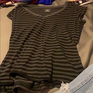 Gray and black t-shirt